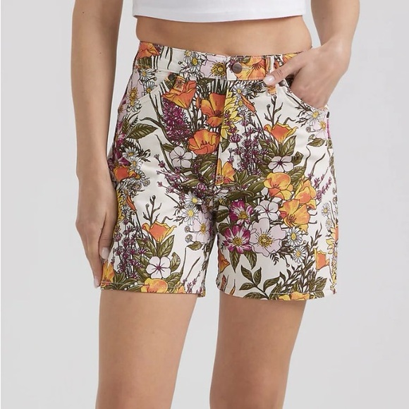 Wrangler Ashley Flower Garden Women's Shorts - Picture 3 of 9